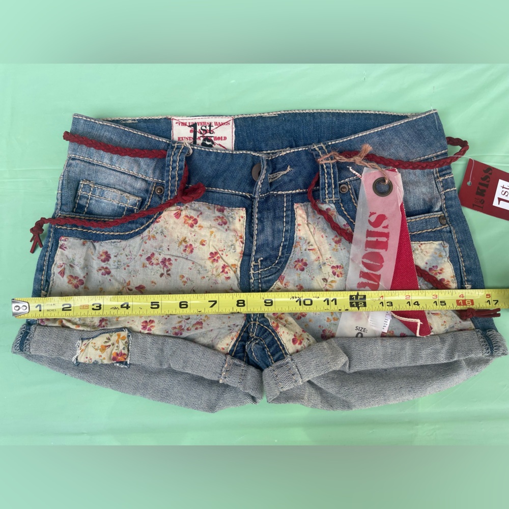 LOW RISE 1st KISS Floral Denim Women's Shorts SIZE 0 JUNIORS NWT - Picture 11 of 15